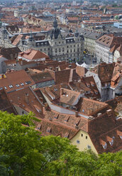 Österreich, Steiermark, Graz, Erhöhte Ansicht der Altstadt mit Rathaus - WW001311