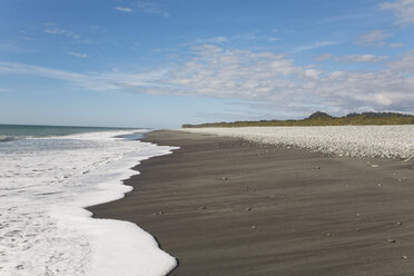 Neuseeland, Südinsel, Westküste, Blick auf den leeren Gillespies Beach - GWF001326