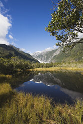 Neuseeland, Südinsel, Blick auf den Weastland-Nationalpark mit Peter's Pool und Franz-Josef-Gletscher - GWF001289