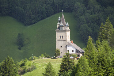 Österreich, Steiermark, Eisenerz, Schichtturm, Ansicht eines Gebäudes mit Bäumen - WWF001471