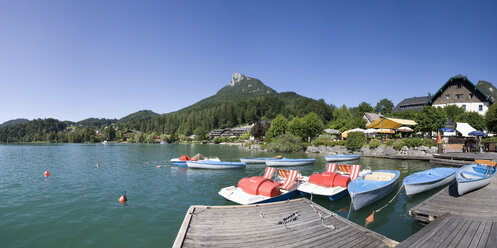 Austria, Salzkammergut, Fuschl, Schober, View of boots in fuschlsee lake - WWF001485