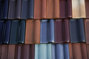Germany, Bavaria, Oberau, Samples of roof tiles, close up - TCF001343