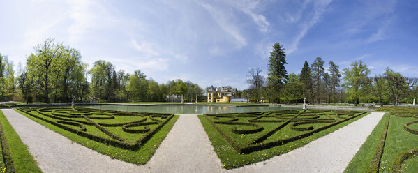 Österreich, Salzburg, Blick auf den Schlossgarten von Schloss Hellbrunn - WWF001405