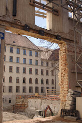 Germany, Munich, View of construction site - LRF000532