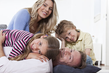 Close up of family smiling, portrait - LDF000841