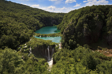 Europa, Kroatien, Jezera, Ansicht des Nationalparks Plitvicer Seen - FOF002260
