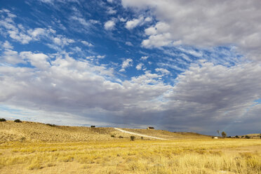 Afrika, Botswana, Südafrika, Kalahari, Blick auf die Landschaft im Kgalagadi Transfrontier Park - FOF002310