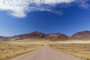 Afrika, Namibia, Namib-Wüste, Blick auf Schotterstraße durch Namib Rand - FOF002386