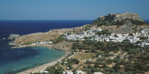 Griechenland, Rhodos, Blick auf die Küstenlinie mit Stadt - WBF000052