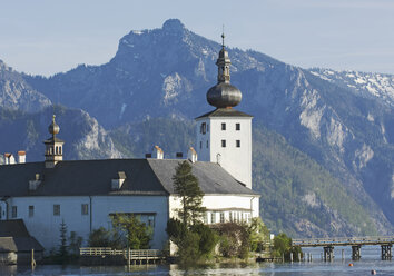 Oberösterreich, Blick auf Schloss ort am Traunsee - WBF000126