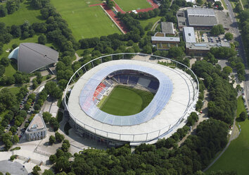 Deutschland, Hannover, Luftaufnahme des Fußballstadions - WBF000233