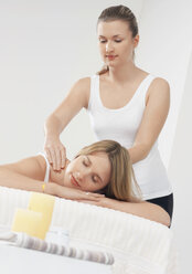 Young woman having a relaxing massage - WBF000698