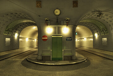 Deutschland, Hamburg, Blick auf den alten Elbtunnel - WBF000434