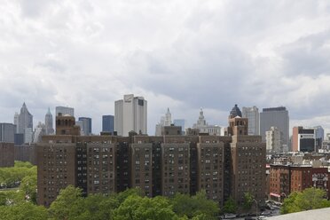 USA, New York, View of apartment buildings in city - HKF000336