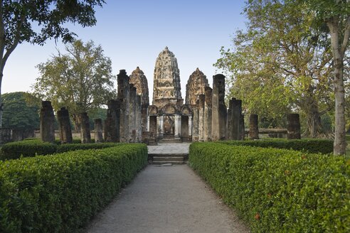 Thailand, Sukothai, View of old temple - HKF000334