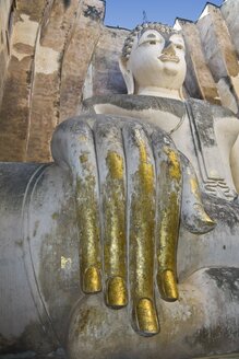 Thailand, Sukothai, View of old buddha statue - HKF000331