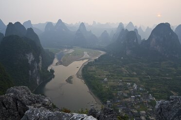 China, Xing Ping, View of river LI with rock formations - HKF000324