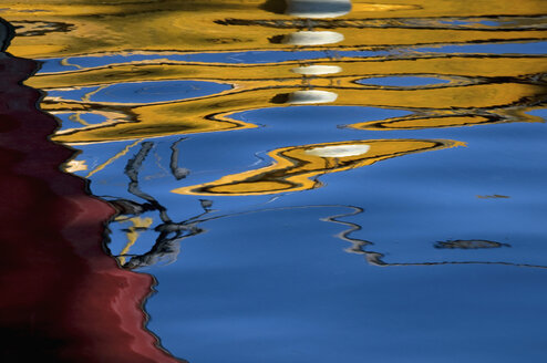 Italy, Apulia, Reflection in Adriatic Sea - MOF000139