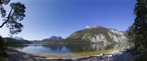 Österreich, Salzkammergut, Blick auf Altausseer See und Loser Berg - WWF001709