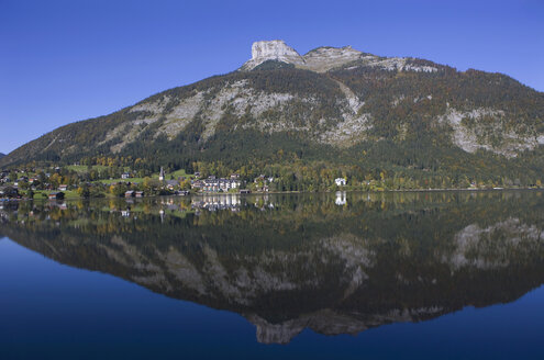 Österreich, Salzkammergut, Blick auf Altausseer See und Loser Berg - WWF001712