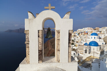 Europe, Greece, Aegean Sea, Cyclades, Thira, Santorini, Oia, View of bell tower in front of the Caldera - FOF002747