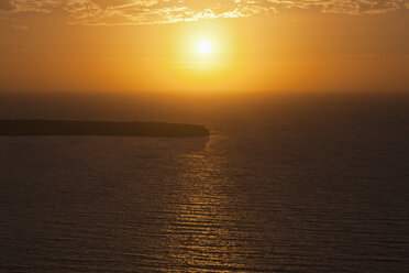 Europe, Greece, Thira, Cyclades, Santorini, View of aegean sea at sunset - FOF002773