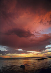 Neuseeland, Blick auf das Meer bei Sonnenuntergang - WBF000450