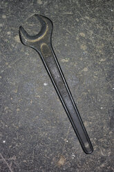 Germany, Hessen, Frankfurt, Screw wrench in factory - MUF000910