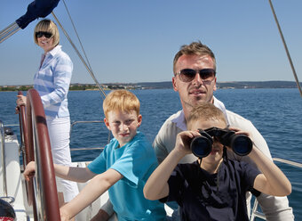 Croatia, Zadar, Family on sailboat - HSIF000091