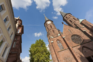 Deutschland, Rheinland-Pfalz, Pfalz, Kaiserslautern, Ansicht der Stiftskirche an der Marktstraße - WDF000769