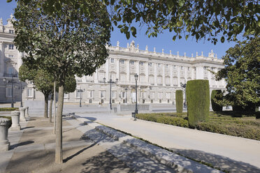 Spanien, Madrid, Fassade des Königspalastes von Madrid - RUEF000596