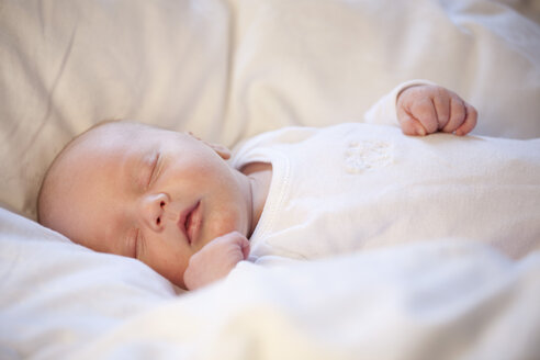 Baby Junge schlafend - RBF000426