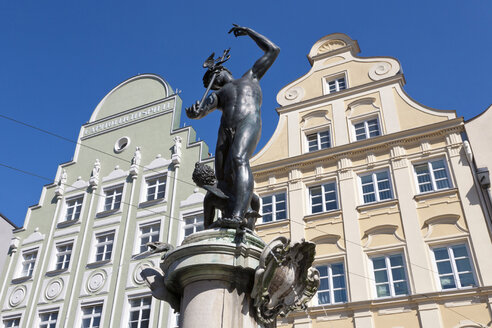 Deutschland, Bayern, Augsburg, Merkurbrunnen, Maximilianstraße, Blick auf Merkurbrunnen - WDF000791