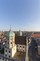 Deutschland, Bayern, Augsburg, Maximilianstraße, Blick auf die Stadt - WDF000796