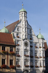 Deutschland, Bayern, Memmingen, Ansicht des Marktplatzes mit Rathaus und Steuerhaus - WDF000806