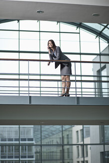 Germany, Bavaria, Business woman on the phone - MAEF002712