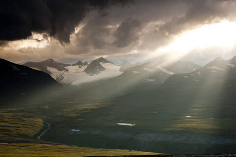 Schweden, Lappland, Blick auf das Parte-Gebirge im Sarek-Nationalpark, lizenzfreies Stockfoto