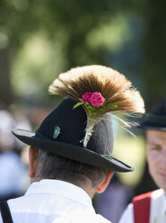 Österreich, Salzkammergut, Land Salzburg, Männer in Tracht mit Hut - WWF001852