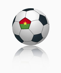 Burkina Faso-Flagge auf Fußball, Nahaufnahme - TSF000021