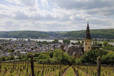 Europa, Deutschland, Rheinland-Pfalz, Blick auf Burg Arenfels im Mittelrheinbad Hattingen - CSF014540