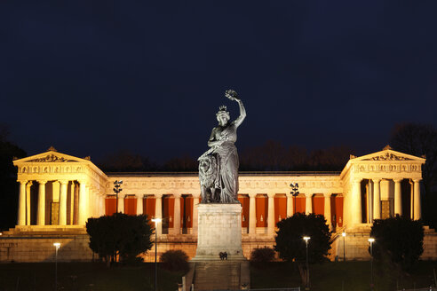 Deutschland, Bayern, München, Blick auf das Bayerndenkmal und die Ruhmeshalle - SIEF000023