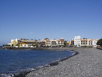 Spain, Canary Islands, La Gomera, La Playa, View of buildings at sea - SIEF000028
