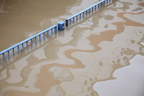 Germany, Wuerzburg, Gate immersed in flood water - ND000177