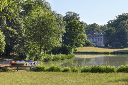 Deutschland, Bayern, Unterfranken, Blick auf Schloss Schönbusch - SIEF000277