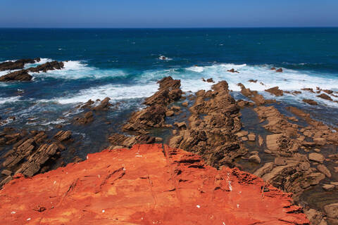 Portugal, Algarve, Sagres, Blick auf den Praia do Castelejo, lizenzfreies Stockfoto