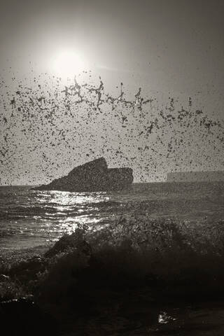 Portugal, Algarve, Sagres, Blick auf den Strand von Tonel, lizenzfreies Stockfoto