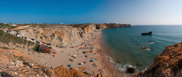 Portugal, Algarve, Sagres, Blick auf den Strand von Tonel - WVF000128