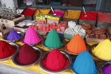 India, South India, Karnataka, Mysore, Rongoli at Devaraja Market - SIEF000454