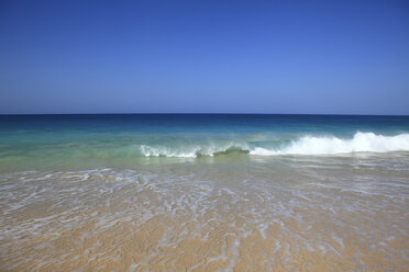 Africa, Cape Verde, Sal, View of beach of santa maria - KSWF000665