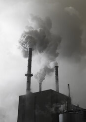 Austria, Vocklabruck, Lenzing, Smoke emitting out of factory - WVF000158